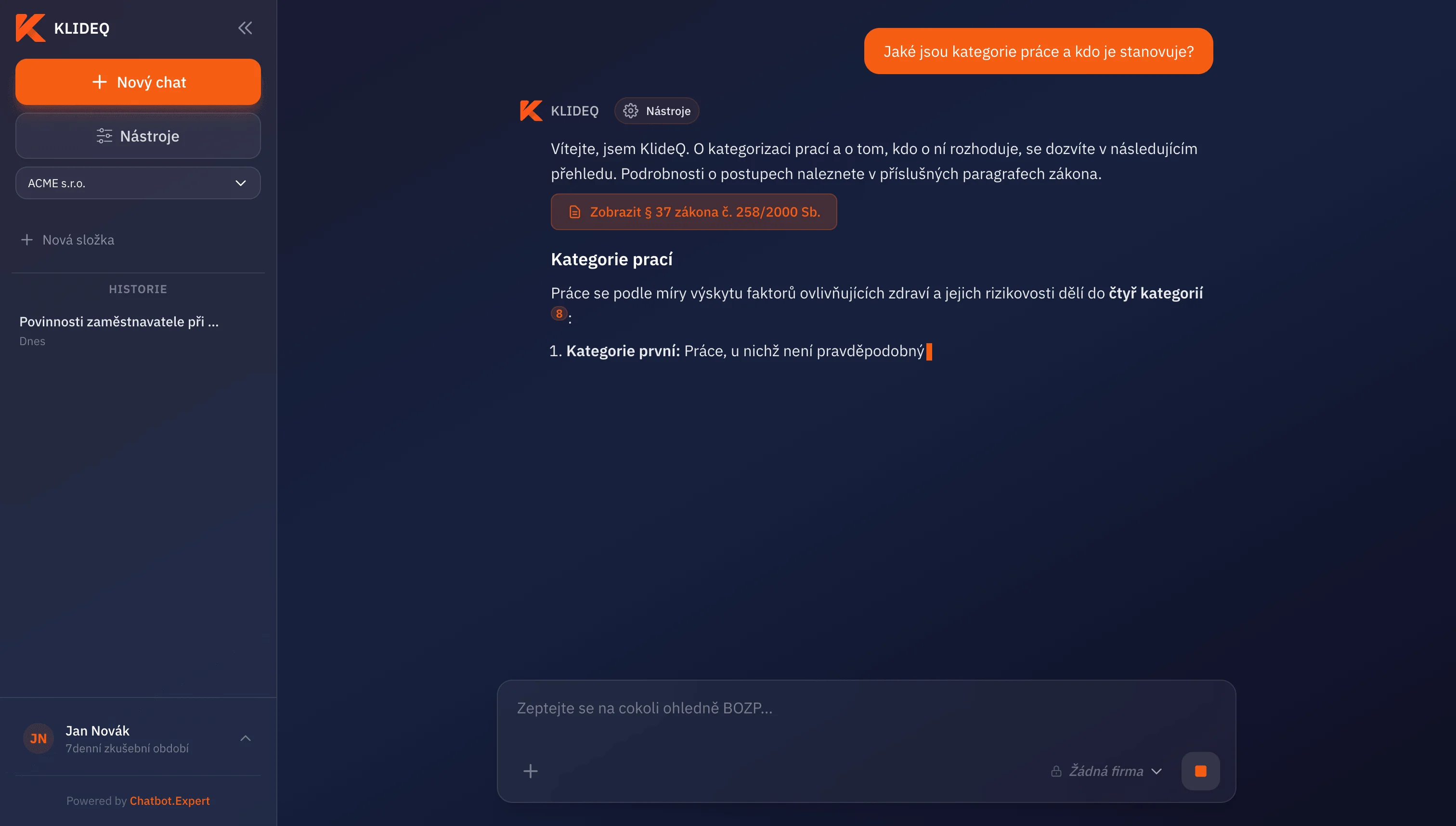 AI odpověď se streaming efektem a citacemi zákonů