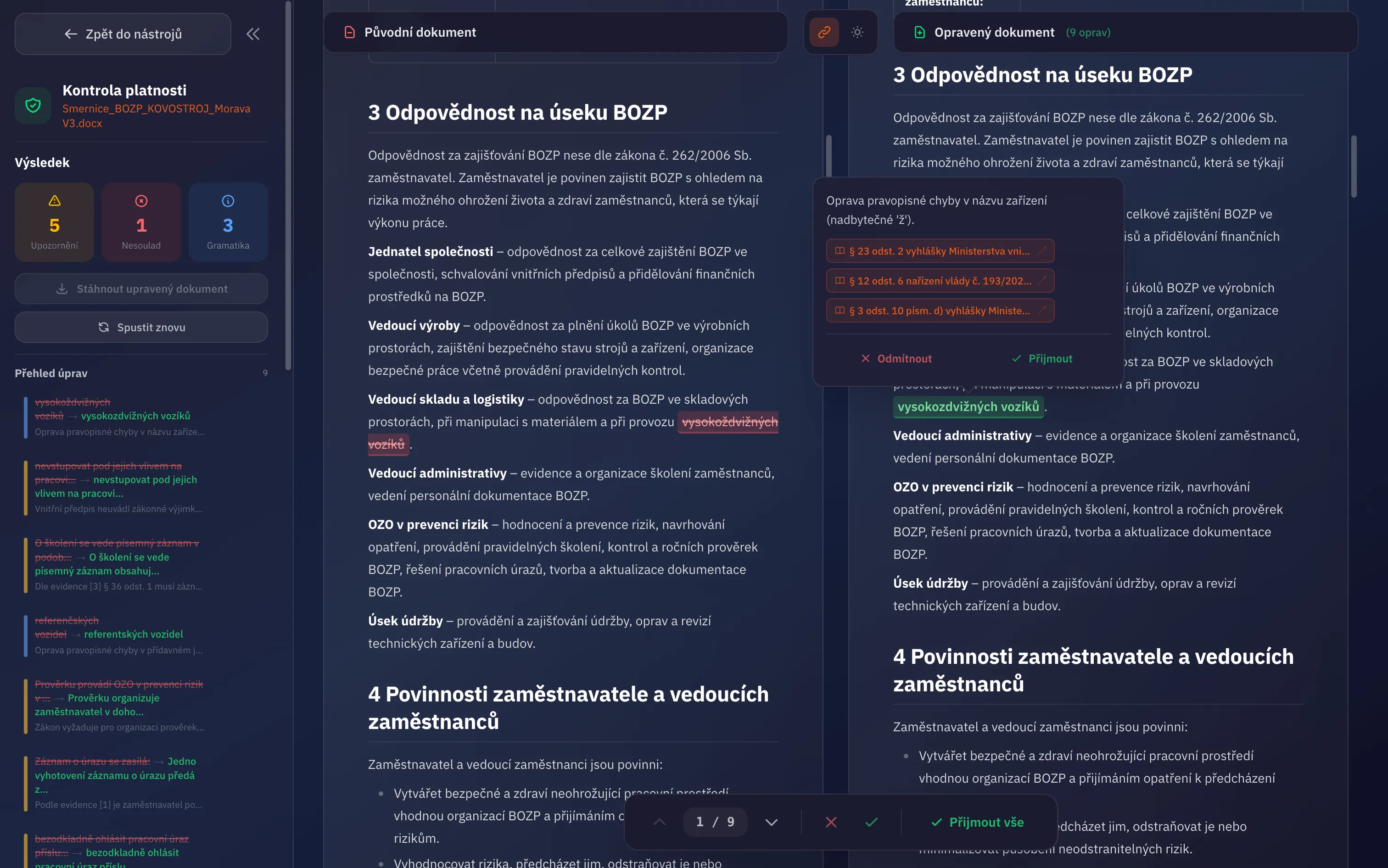 Diff pohled KlideQ — původní dokument vlevo s přeškrtnutými pasážemi, opravený dokument vpravo se zelenými opravami a tooltip s detailem korekce